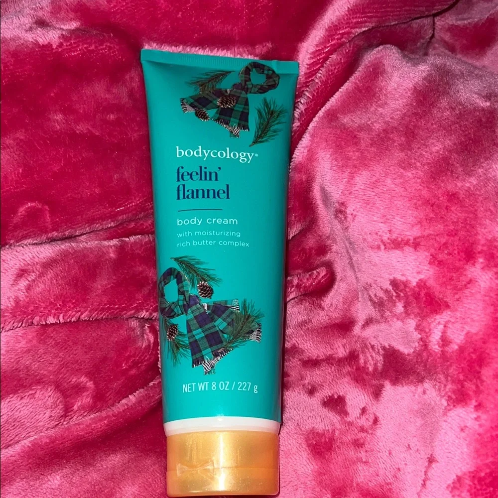 Bodycology Feelin' Flannel Body Cream - Teal - Picture 2 of 5